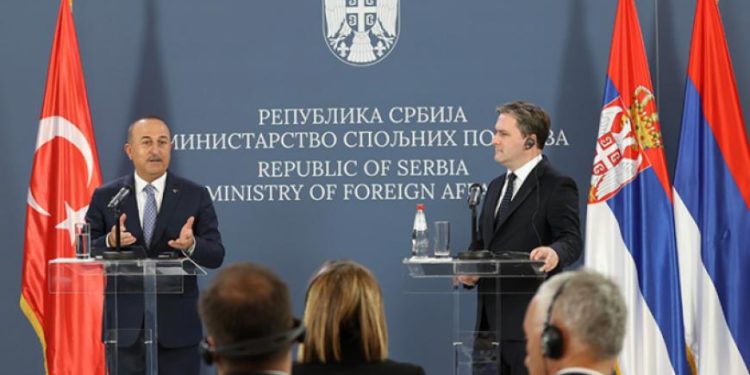 وزير الخارجية التركي: التقيت المقداد وعلينا أن نصالح المعارضة والنظام