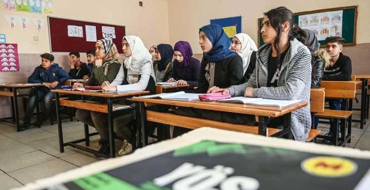 «العنصرية» تتسبب بزيادة التسرب بين الأطفال السوريين في المدارس التركية