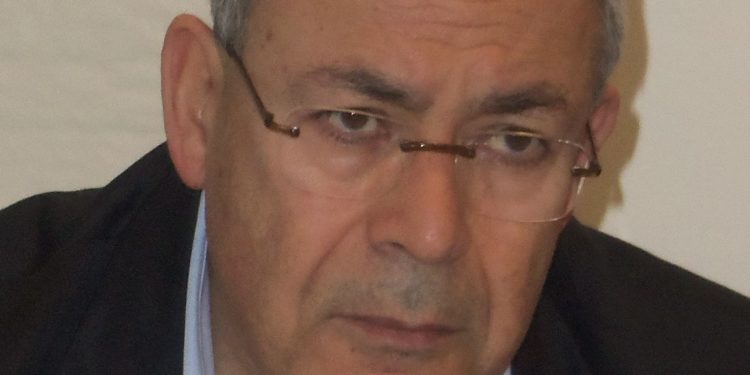 غليون لـ”عربي21″: لا أمل في مفاوضات جدية مع الأسد