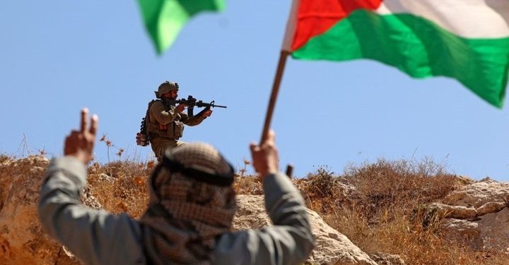 مؤرخ إسرائيلي: الانتفاضة الفلسطينية الثالثة على الأبواب