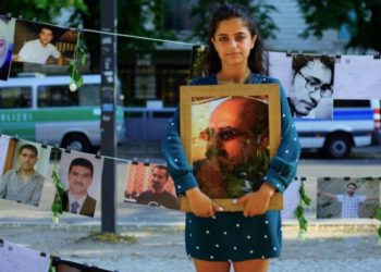 وفا مصطفى و”الهوية المركبة” لسوريي فلسطين مع بودكاست “تقارب”