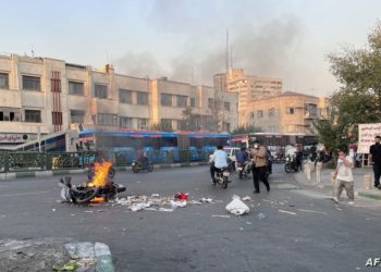 “الموت للدكتاتور”.. النشطاء الإيرانيون يدعون لتظاهرات “بداية النهاية”