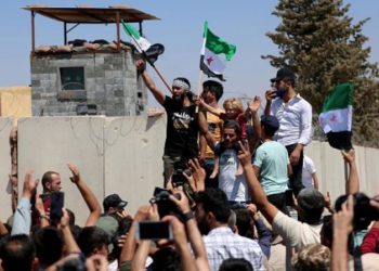 تظاهرات في إدلب رفضاً لافتتاح معابر تجارية مع النظام السوري