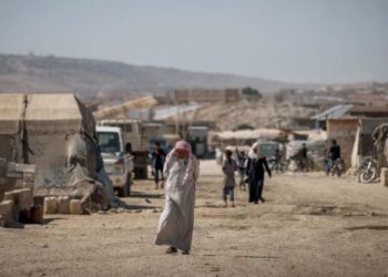 تصعيد بري وجوي «غير مسبوق» شمال غربي سورية المقاتلات الروسية تدفع بآلاف النازحين للجوء إلى العراء