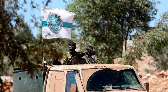 “تحرير الشام” تستنفر قواتها في إدلب وتوجّه أرتالها إلى حدود “غصن الزيتون”