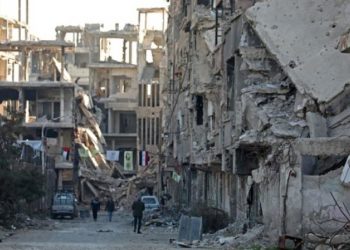 توفير خدمات في مخيم اليرموك: استجابة لشكاوى العائدين أم طمعاً في المساعدات؟