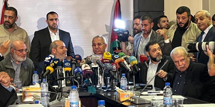 حماس” تفتح صفحة جديدة مع دمشق.. مكاسب محدودة للطرفين؟