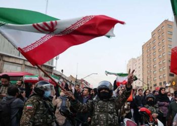 إيران تشتعل والعرب ينتظرون التصفيات