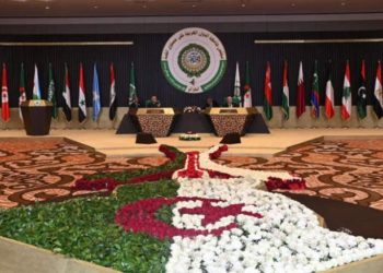 القمة العربية: “إعلان الجزائر” يتمسك بمبادرة السلام ويدعم فلسطين للحصول على عضوية كاملة بالأمم المتحدة