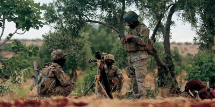 المعارضة السورية تعلن إفشالها محاولة تسلل لـ{النظام» في ريف حلب تعزيزات متقابلة تحسباً لاحتمال تنفيذ أنقرة تهديداتها المتكررة