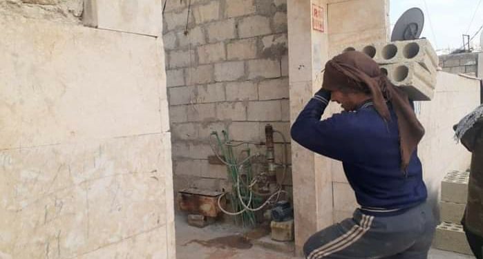 العمال في إدلب: معاناة البطالة وتدني الأجور