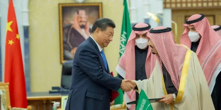 طهران تستدعي السفير الصيني.. ما الذي أزعج الإيرانيين من زيارة رئيس الصين للسعودية؟