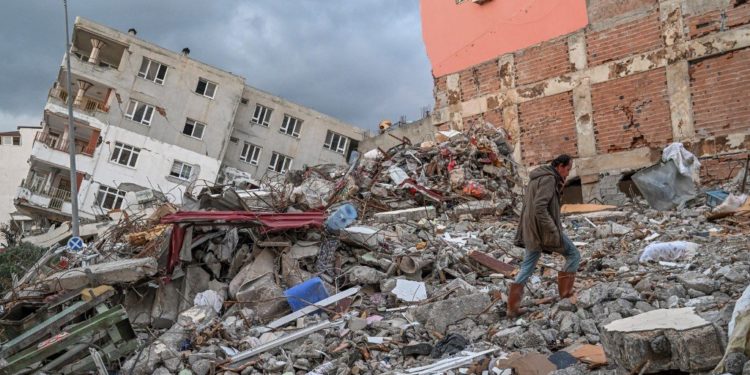 قوة وأنواع الزلازل