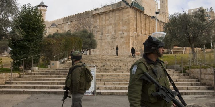 الاحتلال واستهداف الحرم الابراهيمي