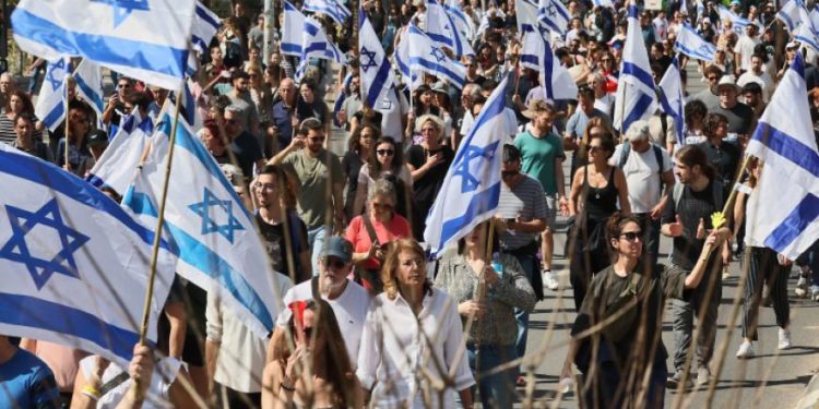 إسرائيل وصراع اليمين المتطرّف مع أسس “الديمقراطية”!