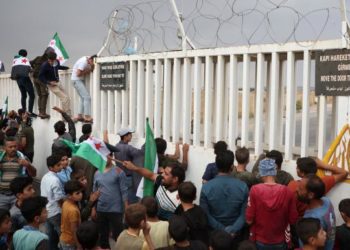 النظام يمدد إدخال المساعدات إلى الشمال السوري عبر معبرين