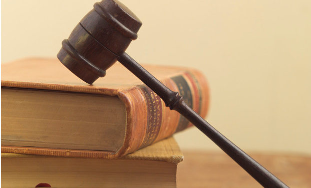 حول الدستور والدستوريين