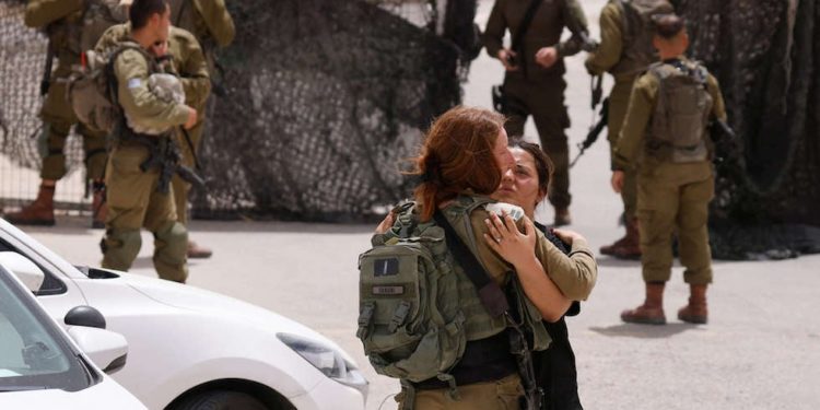 شرطي مصري يقتل 3 جنود إسرائيليين ويصيب اثنين