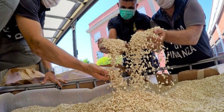 الأردن تتفاوض مع الأسد: إعادة اللاجئين مقابل وقف تهريب الكبتاغون!