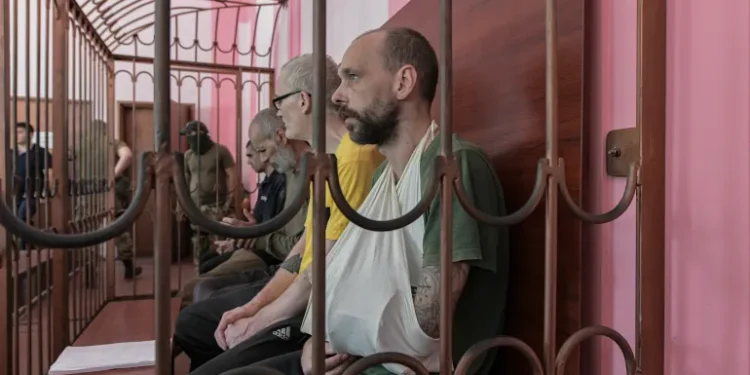 براتب 2000 دولار.. فيزغلياد: أميركا تلجأ للأكراد لمساعدة القوات الأوكرانية المنهكة