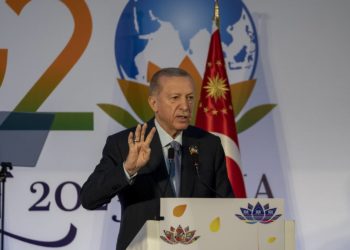 تركيا لإعادة مزيد من اللاجئين السوريين