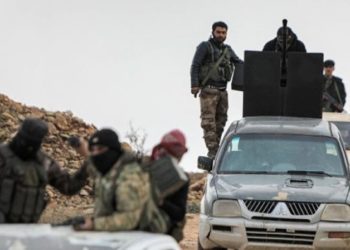 قصف واشتباكات.. ماذا يجري في معبر الحمران شرقي حلب؟