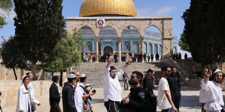 مسلسل اقتحامات الأقصى وإغلاق المسجد الإبراهيمي