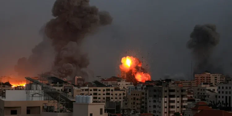 قصف غير مسبوق على غزة… وتوسيع العملية البرية