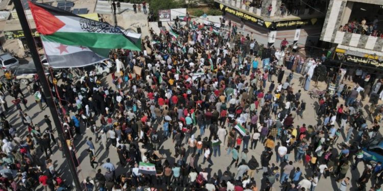 السوريون الغارقون في طوفان الأقصى