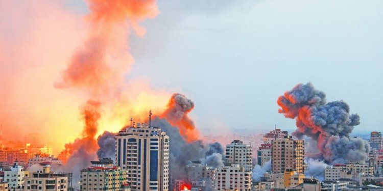 إيران عندما تعرِّيها دماء غزة