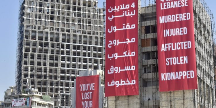 فشل الدولة وفاشية أحزابها..لماذا يُحمّل اللاجئون السوريون أسباب انهيار لبنان؟