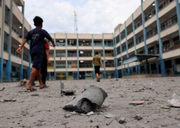 في غزة ,, العين تهزم المخراز