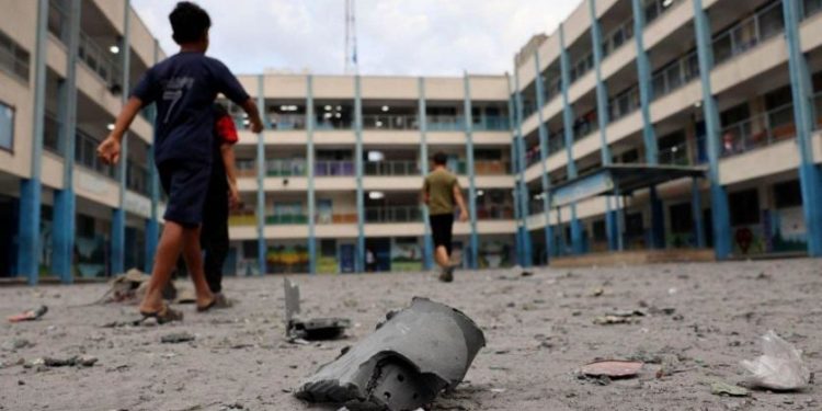 في غزة ,, العين تهزم المخراز