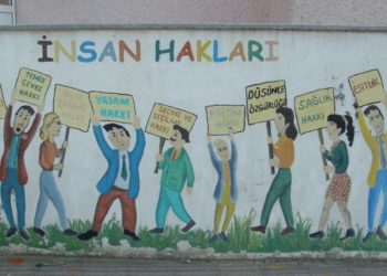               هل كان للتراجع الاقتصادي في تركيا دور بتأجيج العنصرية ضد اللاحئين السوريين