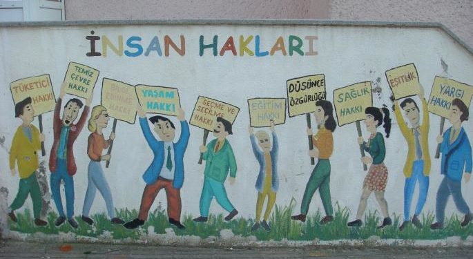               هل كان للتراجع الاقتصادي في تركيا دور بتأجيج العنصرية ضد اللاحئين السوريين