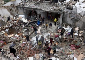 إسرائيل تلوح باستهداف جنوب غزة.. مخاوف من ارتفاع حصيلة القتلى