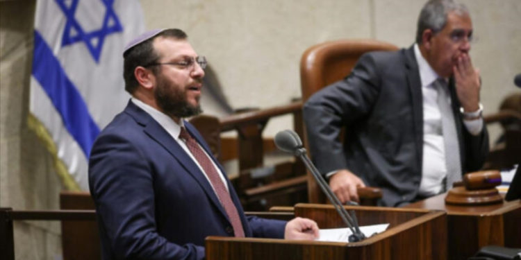 حكومة التطرف تعمل على احتلال غزة