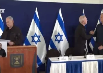 عاجزون عن الاجتماع في غرفة واحدة.. خلافات عميقة بين نتنياهو وقادة الجيش