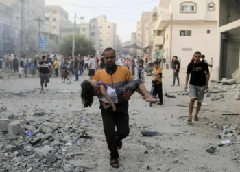 من تحت القصف