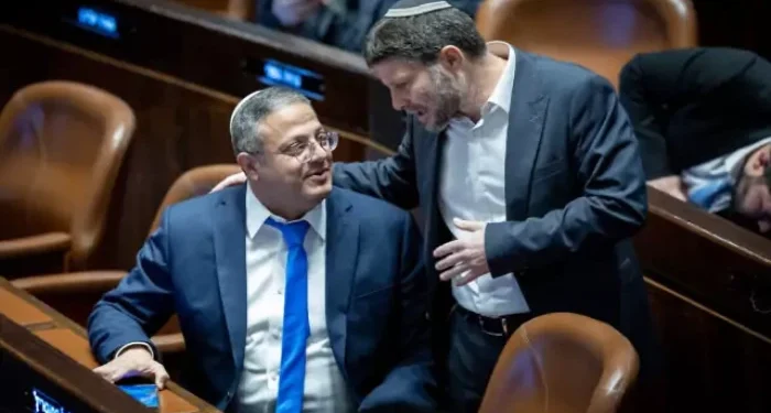 مركز بحثي: طرد أهالي غزة.. هدف إسرائيل النهائي