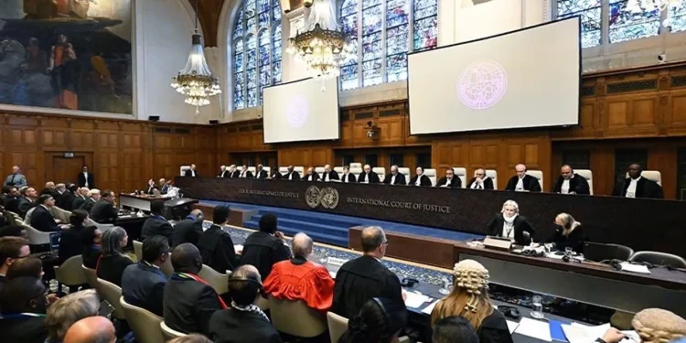 الدولة المارقة بحكم القانون