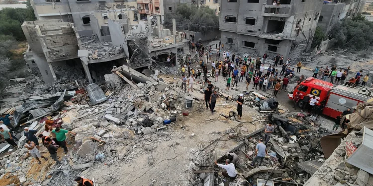 ظلان لمقصلة واحدة