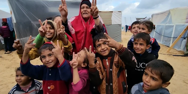 فَسَيُنفِقُونَهَا ثُمَّ تَكُونُ عَلَيۡهِمۡ حَسۡرَةٗ ثُمَّ يُغۡلَبُونَۗ “