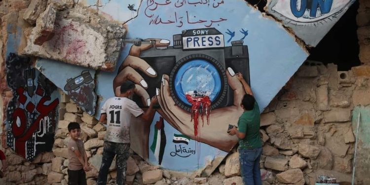 نتلوّى على ذبحِنا صمتا