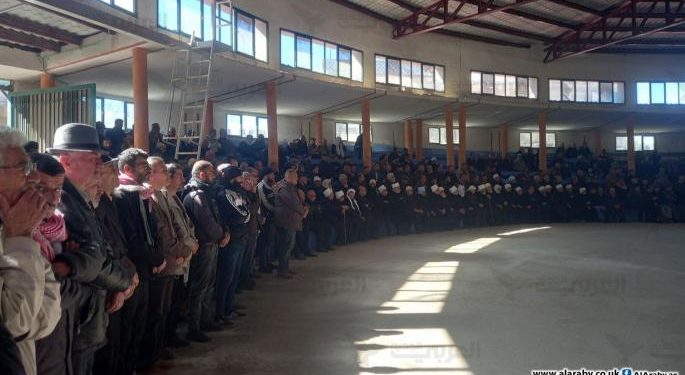 الآلاف في السويداء يشيّعون أول قتيل سقط برصاص النظام السوري