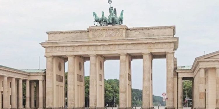 الذنب والمسؤولية: حالة ألمانيا وإسرائيل