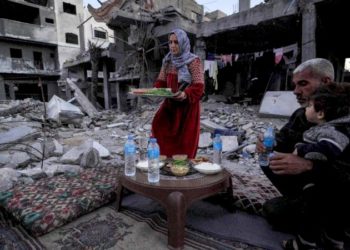 المجازر وجرائم التجويعوتعميق المأساة الإنسانية