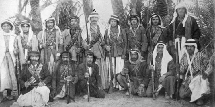 السياسة الجماهيرية والسياسة النخبوية