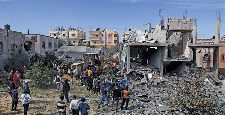 أهلنا في غزة… أنتم وحدكم والعالم يتفرج!