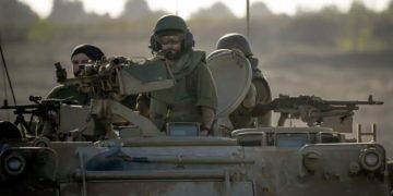 قصف مدفعي إسرائيلي على سورية بعد سقوط صاروخ في الجولان